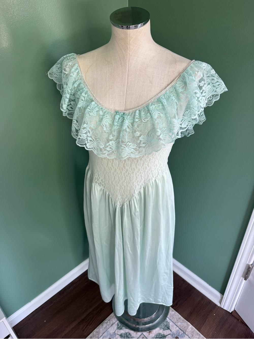 Mint Green Lace Ruffle Off-Shoulder nightgown